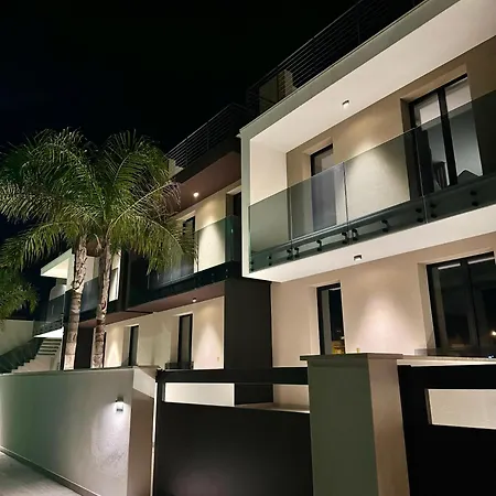 Deco Artrooms Порто-Чезарео